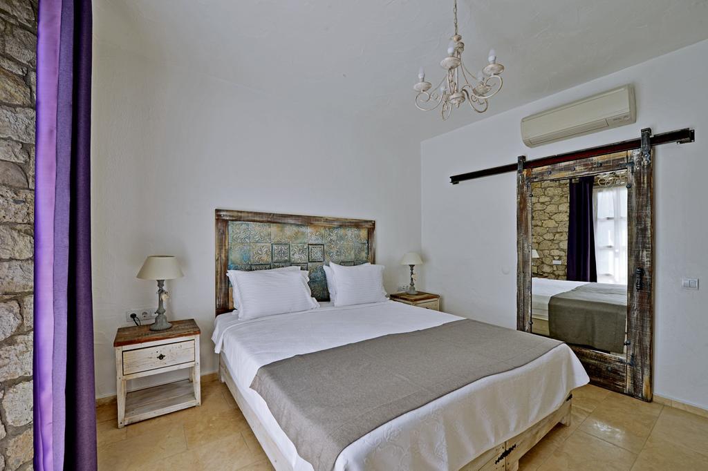 Bay C Hotel Alacatı Bagian luar foto