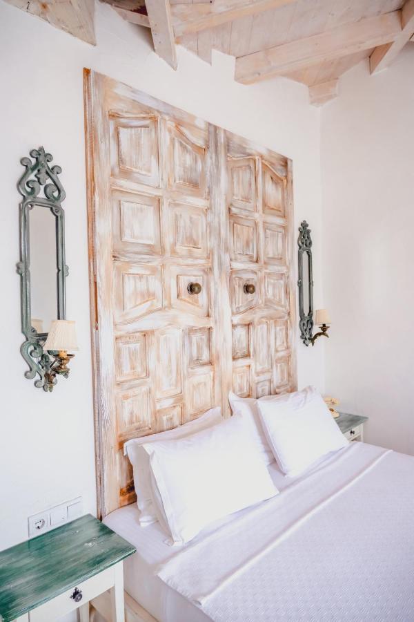 Bay C Hotel Alacatı Bagian luar foto