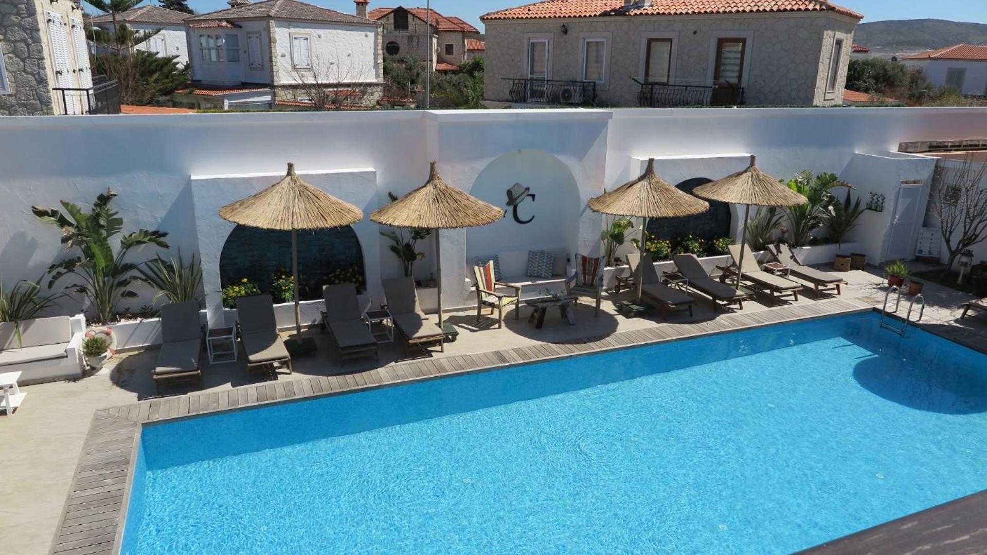 Bay C Hotel Alacatı Bagian luar foto
