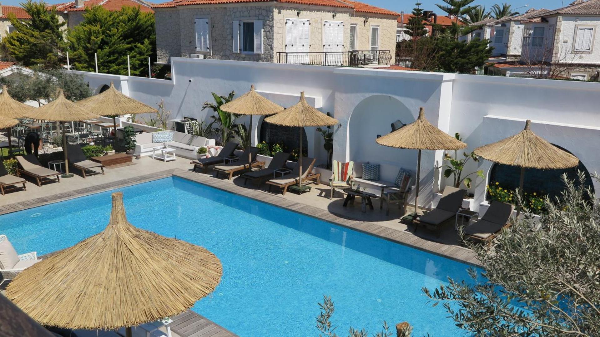 Bay C Hotel Alacatı Bagian luar foto