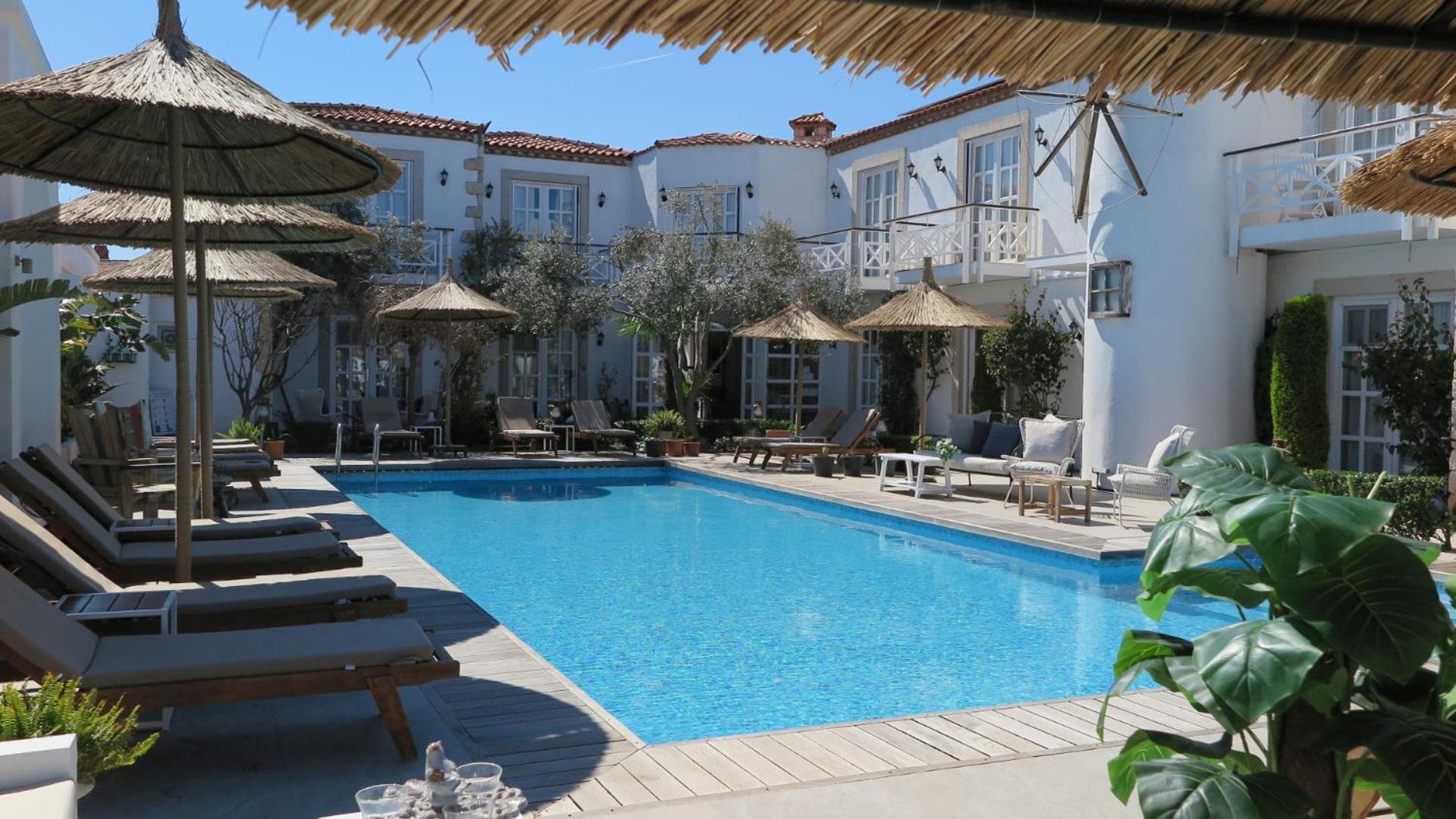 Bay C Hotel Alacatı Bagian luar foto