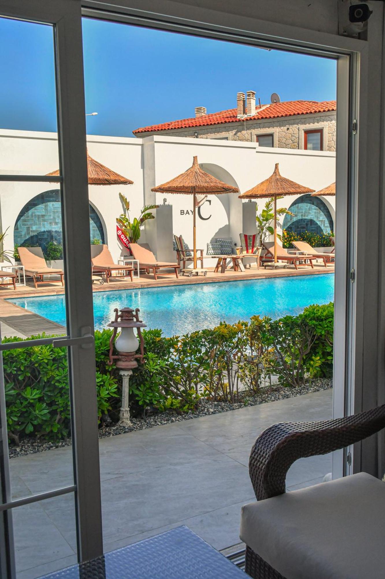 Bay C Hotel Alacatı Bagian luar foto