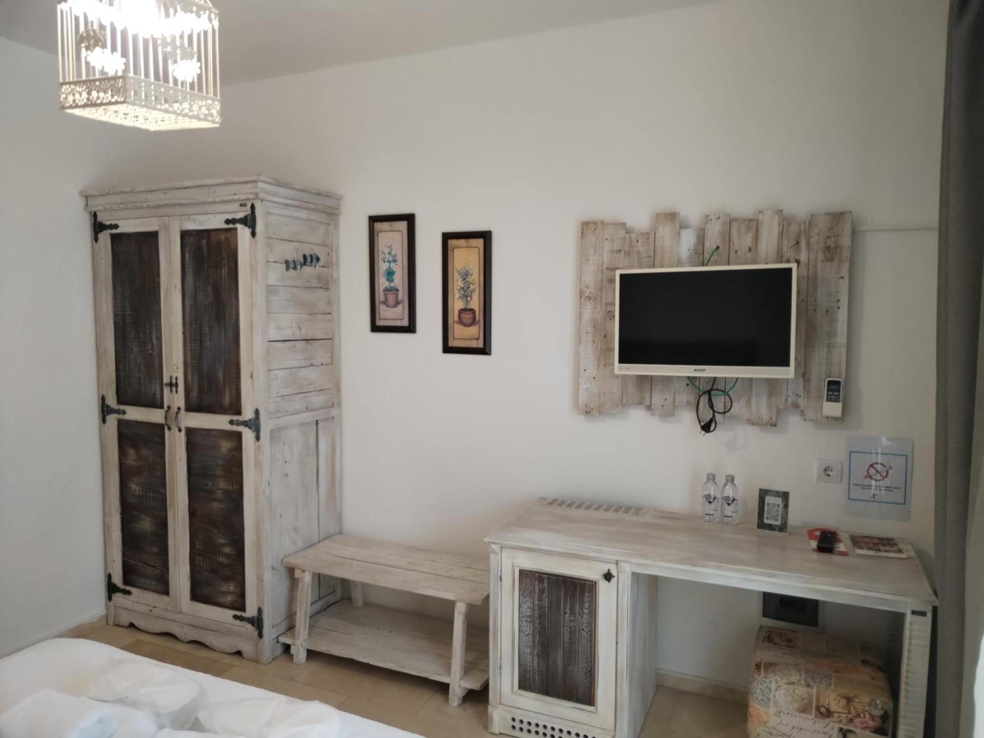 Bay C Hotel Alacatı Bagian luar foto