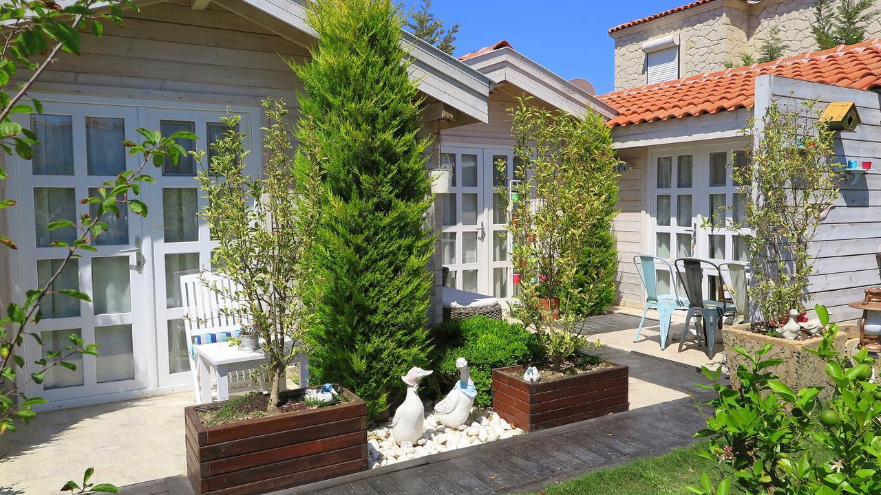 Bay C Hotel Alacatı Bagian luar foto